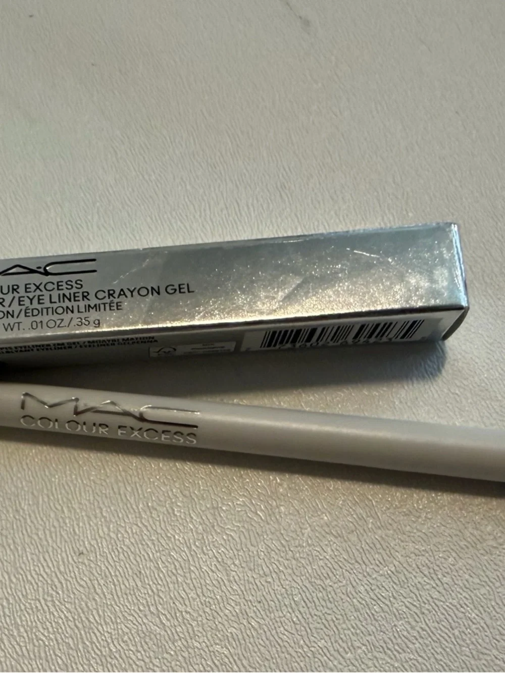 MAC Colour Pencil Eye Liner in “Gleam On”
